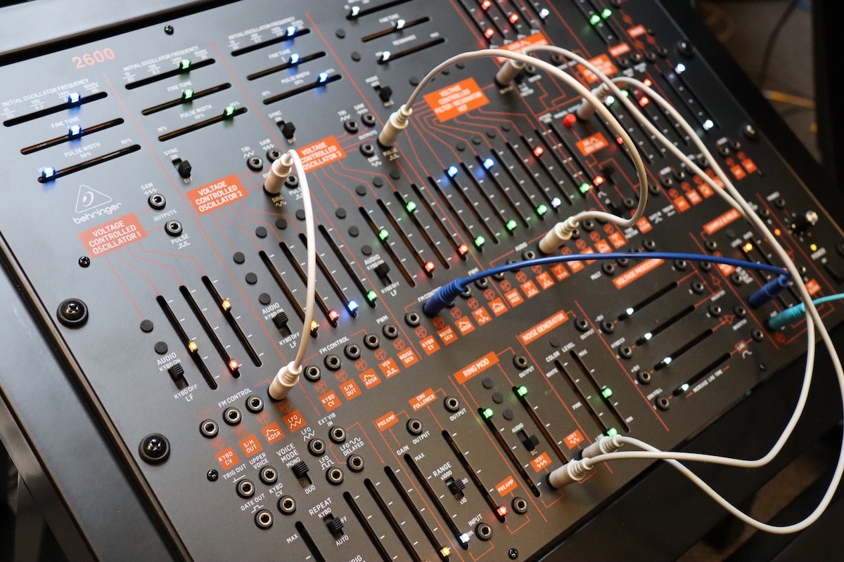 Gearjunkies video Behringer 2600 patching episode 2 Percussion