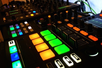 Native Instruments – Kontrol D2 Gearjunkies Review