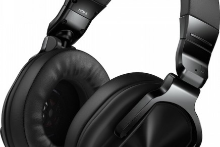 Pioneer announces HRM-5 and HRM-6 studio headphones