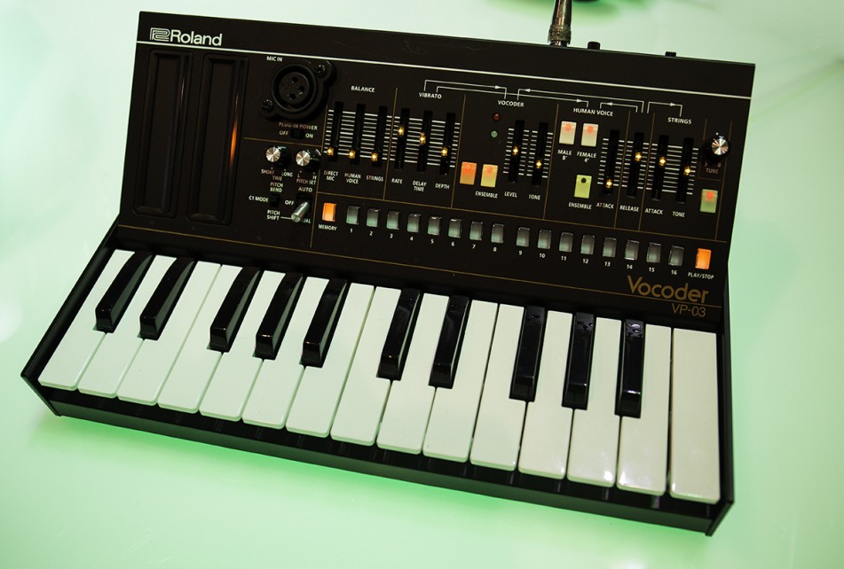 Roland DJ808, System8, TR09, TB03 and VP03 boutique Handson