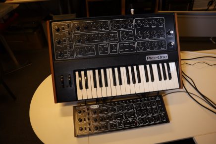 Gearjunkies video – Behringer Pro-1 comparison with the Sequential Circuits Pro One analog synthesizer