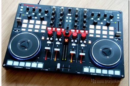 Vestax VCI-400 DJ Controller – Gearjunkies Review
